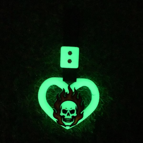 Tsurikawa design halloween teschio horror fluorescenti